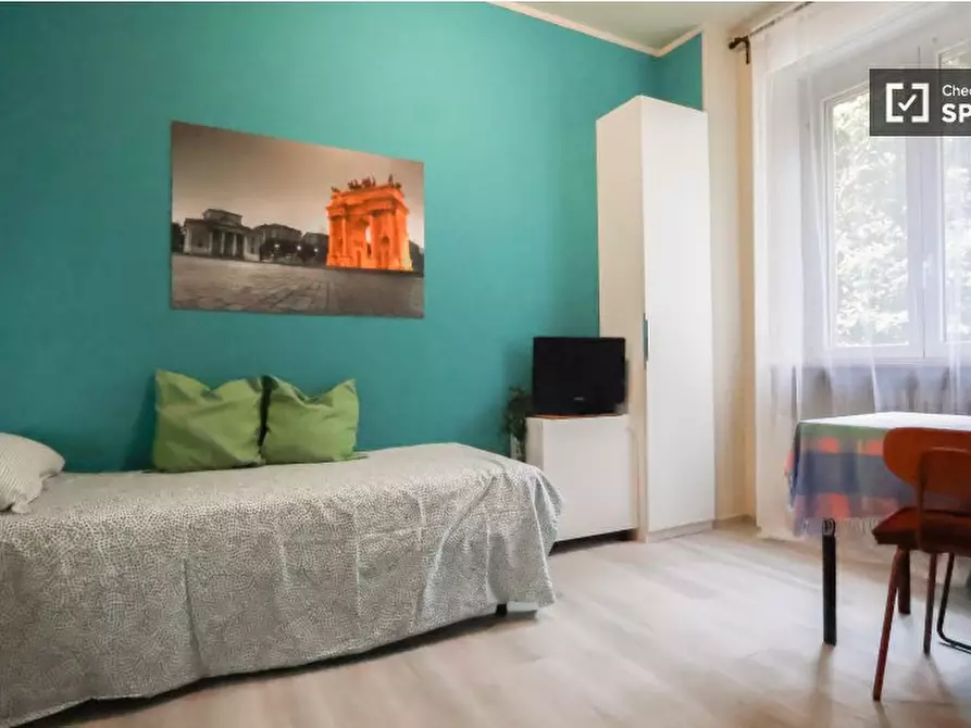 Immagine 4 di Camera condivisa in affitto  in Via Giambellino a Milano