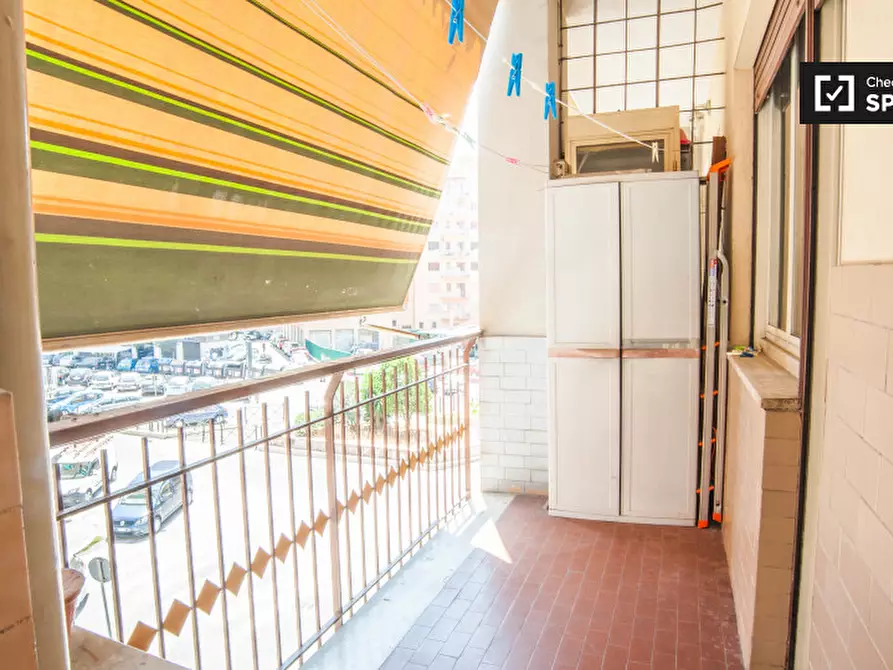 Immagine 14 di Camera condivisa in affitto  in Via Lucio Calpurnio Bibulo a Roma