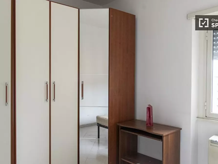 Immagine 10 di Camera condivisa in affitto  in Via Anagni a Roma