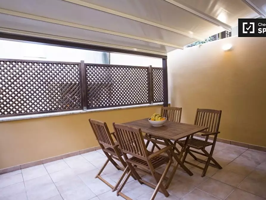 Immagine 16 di Appartamento in affitto  in Via Capo d'Africa, 00184 Roma RM, Italy a Roma