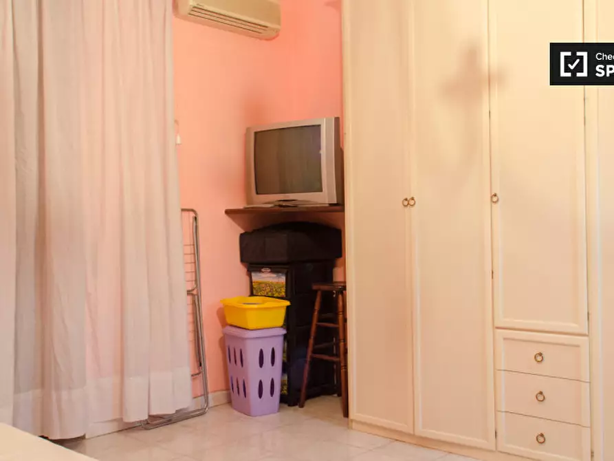Immagine 4 di Camera condivisa in affitto  in Via di Tor Vergata a Roma