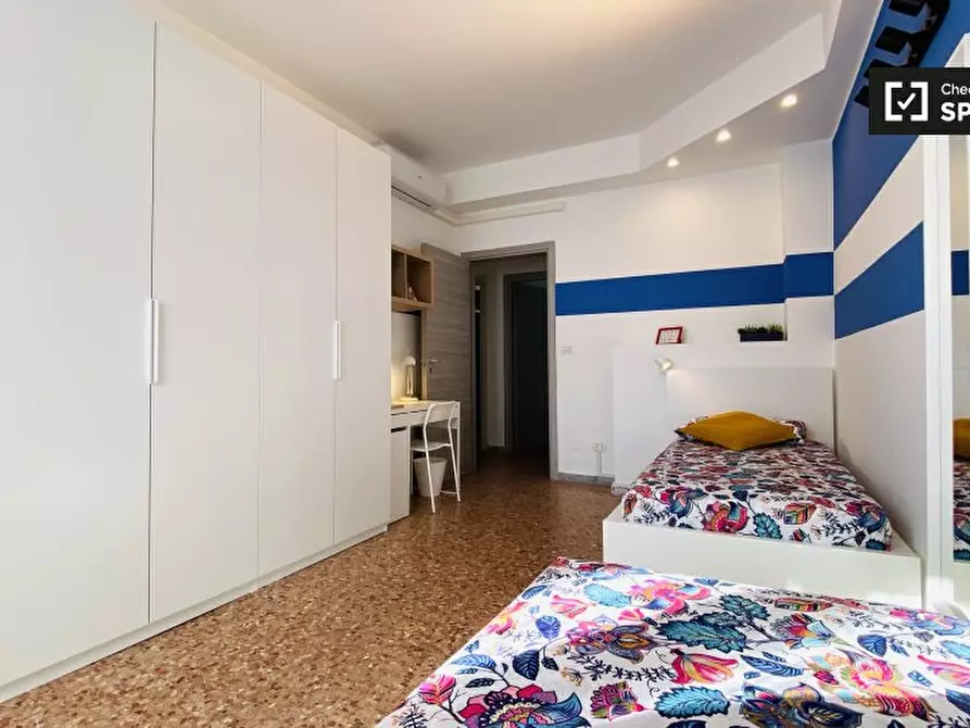 Immagine 2 di Camera condivisa in affitto  in Via Ruggero Leoncavallo a Milano