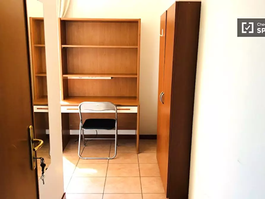 Immagine 5 di Camera condivisa in affitto  in Via Alessandro Brisse a Roma