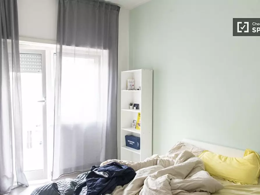 Immagine 5 di Camera condivisa in affitto  in Via Oderisi da Gubbio a Roma