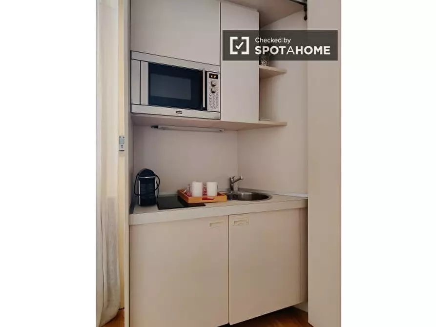 Immagine 7 di Ufficio in affitto  in Via dei Pellegrini a Milano