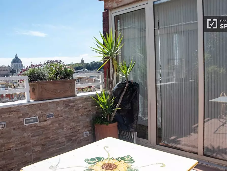 Immagine 12 di Appartamento in affitto  in Via Buccari a Roma