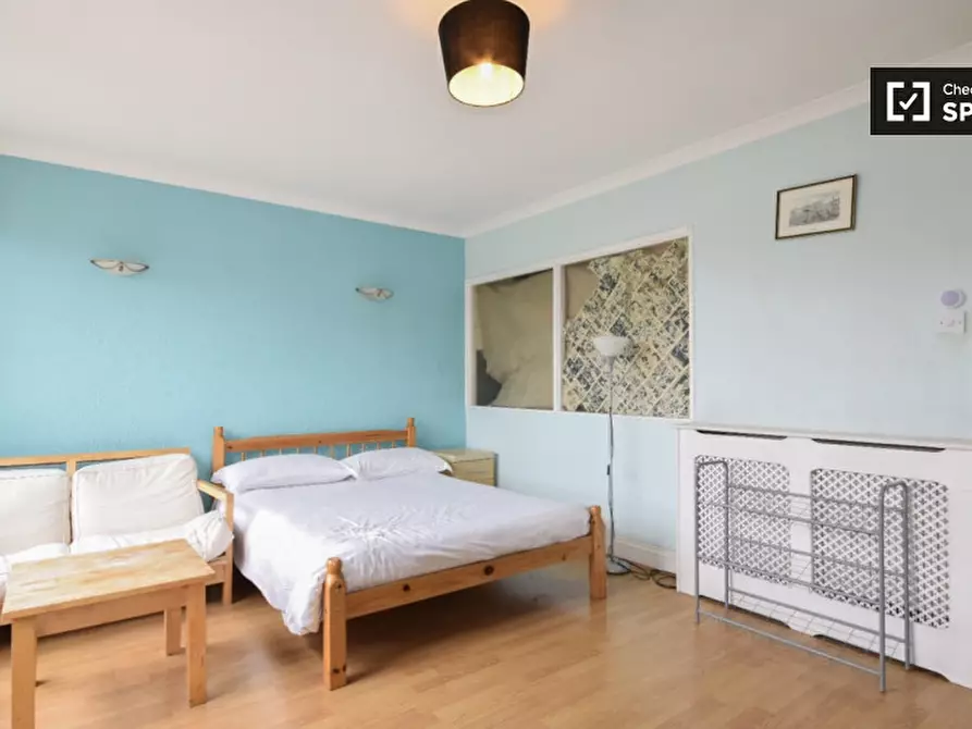 Immagine 2 di Camera condivisa in affitto  in Saint Stephen's Road a Poplar