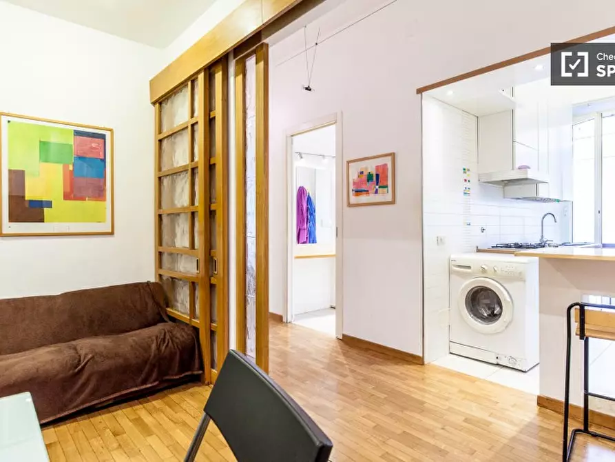 Immagine 16 di Camera condivisa in affitto  in Via di S. Angela Merici a Roma