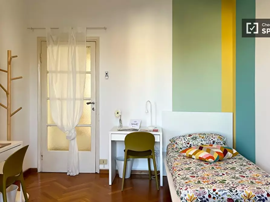 Immagine 2 di Camera condivisa in affitto  in Via Ajaccio a Milano