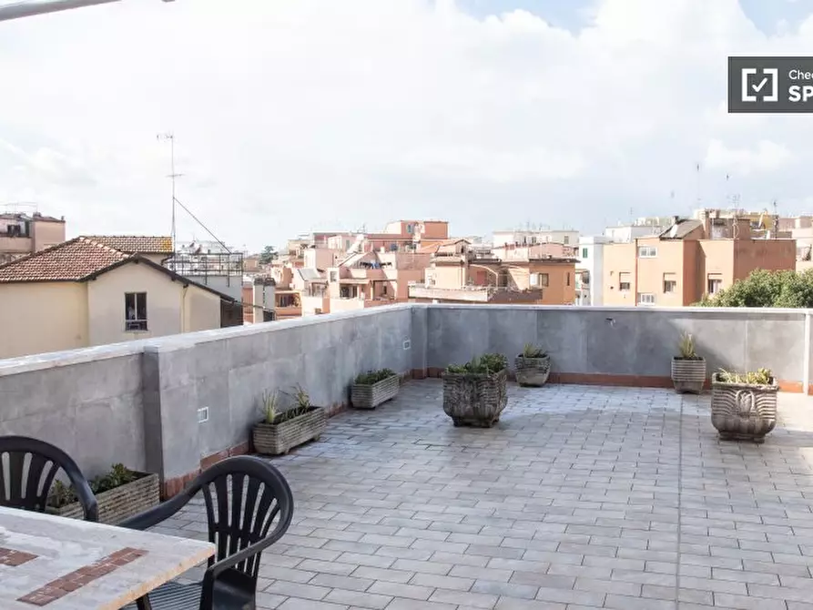 Immagine 2 di Ufficio in affitto  in Via del Forte Braschi a Roma