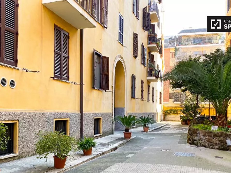 Immagine 16 di Appartamento in affitto  in Via dei Ramni a Roma