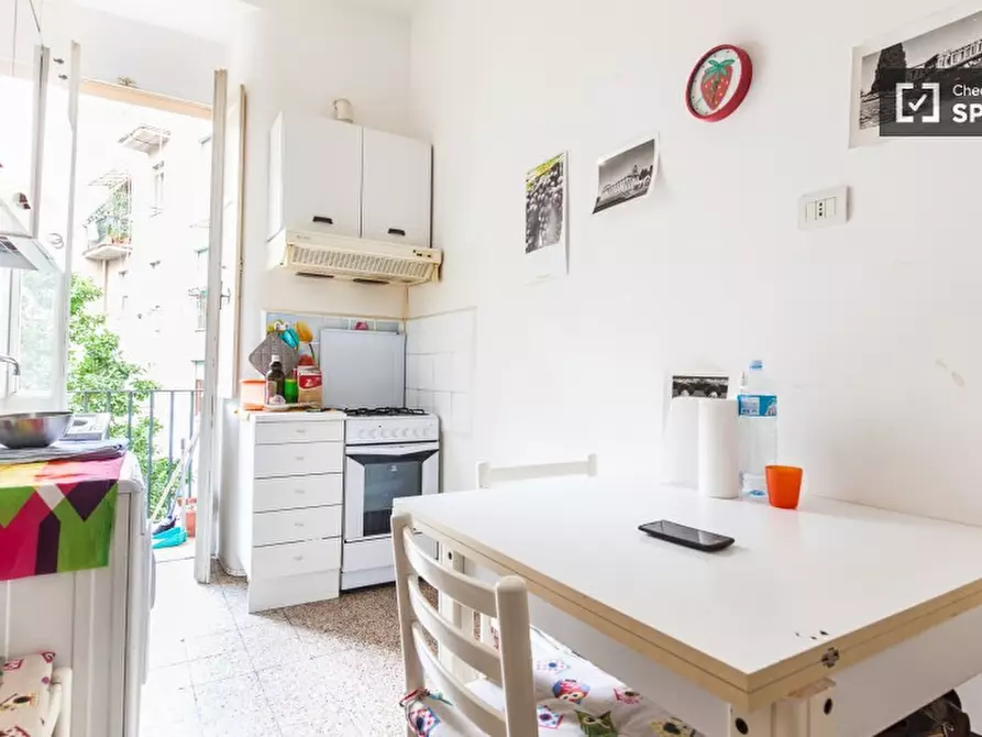 Immagine 6 di Camera condivisa in affitto  in Via Mirandola a Roma