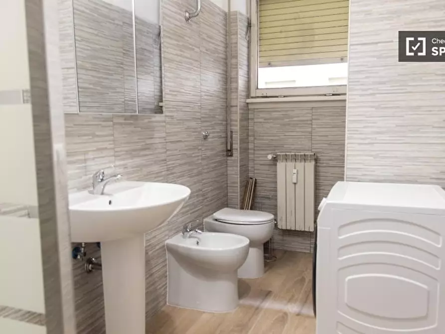 Immagine 15 di Camera condivisa in affitto  in Lungotevere di Pietra Papa a Roma