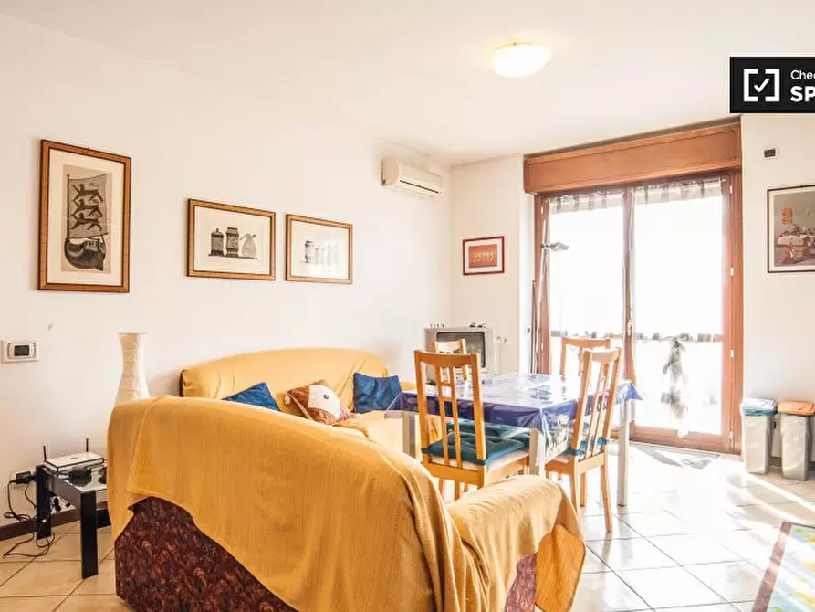 Immagine 6 di Camera condivisa in affitto  in Via Achille Capizzano a Roma