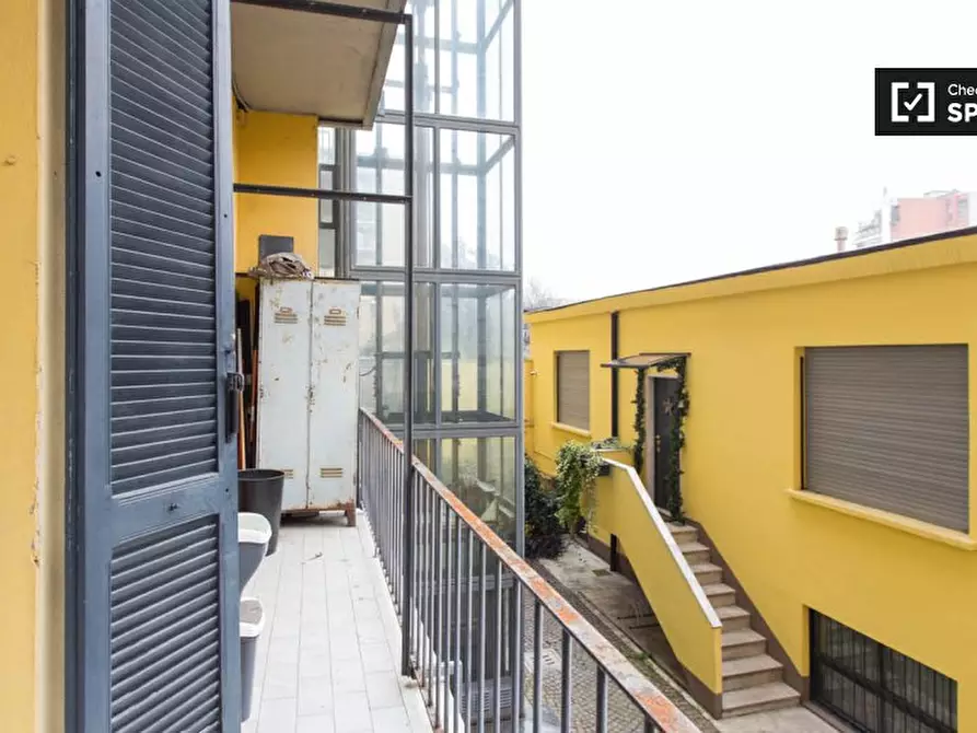 Immagine 15 di Camera condivisa in affitto  in Via Giovanni Segantini a Milano