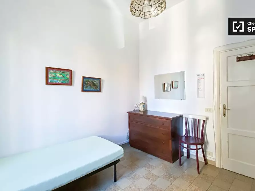 Immagine 2 di Camera condivisa in affitto  in Via Massaciuccoli a Roma