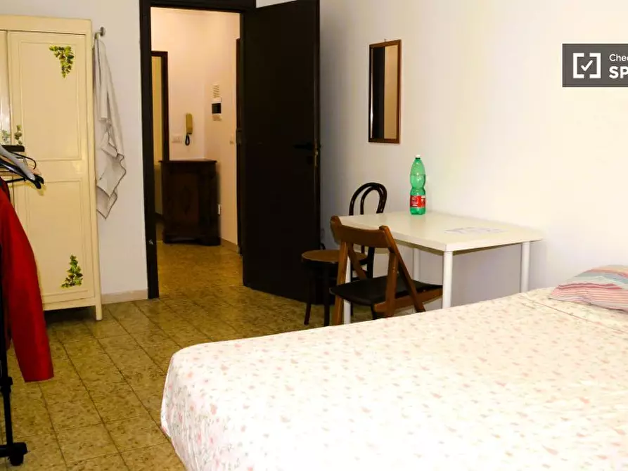 Immagine 7 di Camera condivisa in affitto  in Via Giuseppe de Robertis a Roma