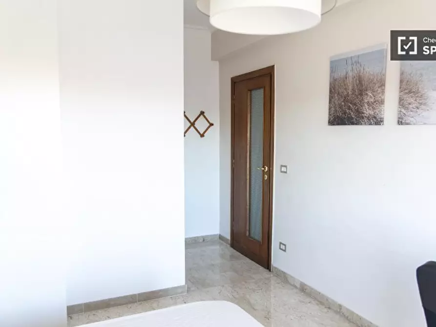 Immagine 3 di Camera condivisa in affitto  in Via Padre Semeria a Roma