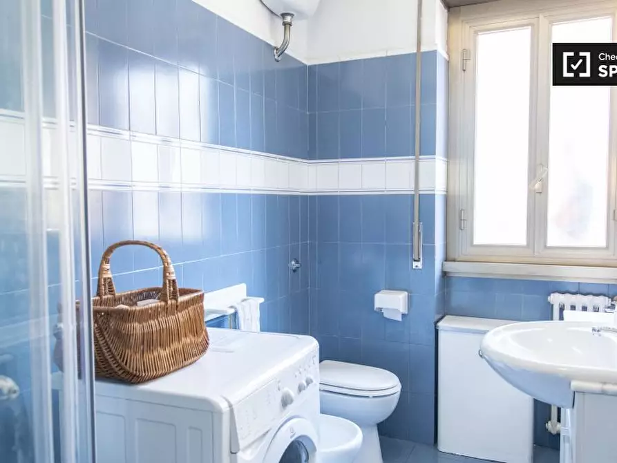 Immagine 17 di Camera condivisa in affitto  in Via Anastasio II a Roma