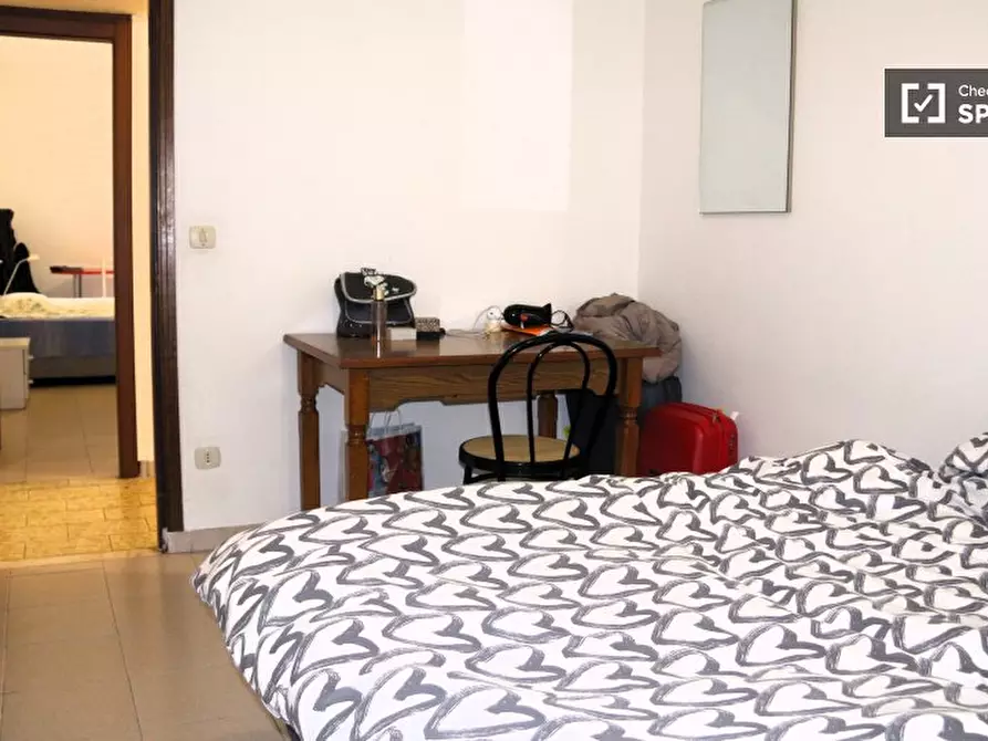 Immagine 6 di Camera condivisa in affitto  in Via Giuseppe de Robertis a Roma