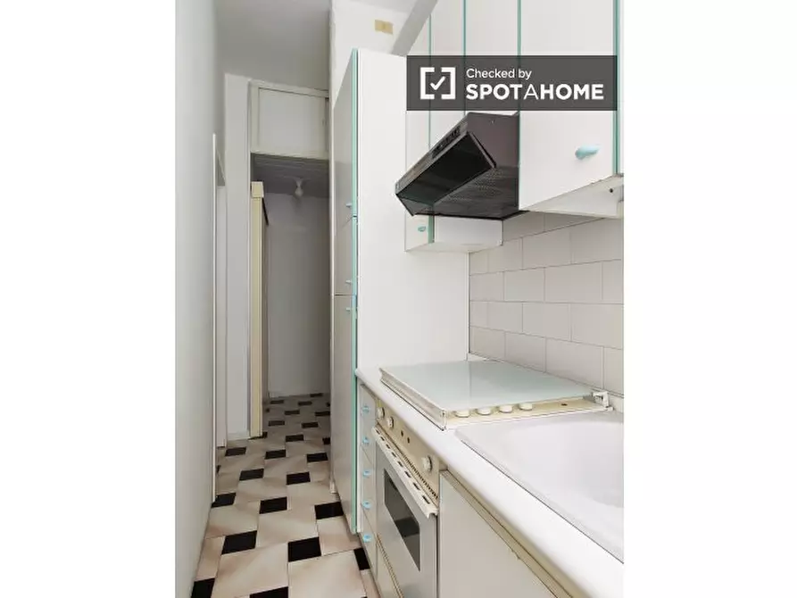Immagine 10 di Camera condivisa in affitto  in Via Monzambano a Milano
