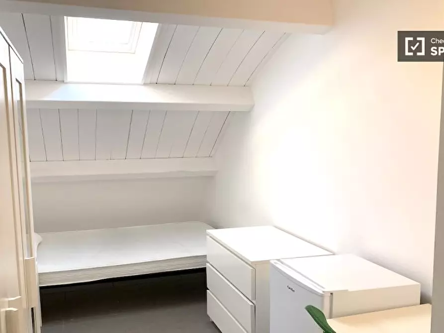 Immagine 6 di Camera condivisa in affitto  in Via di Carcaricola a Roma