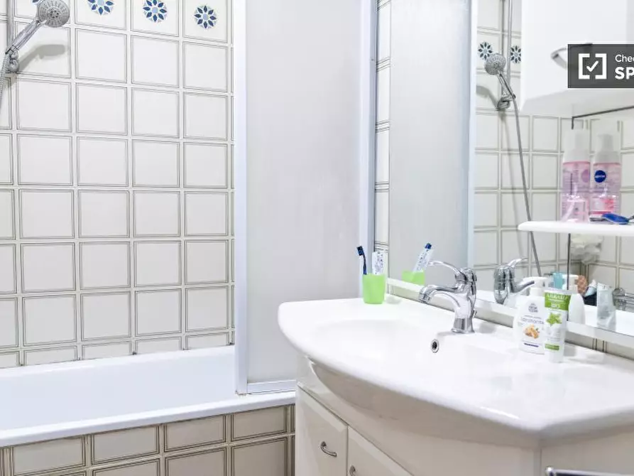 Immagine 18 di Camera condivisa in affitto  in Via Clemente Rebora a Roma