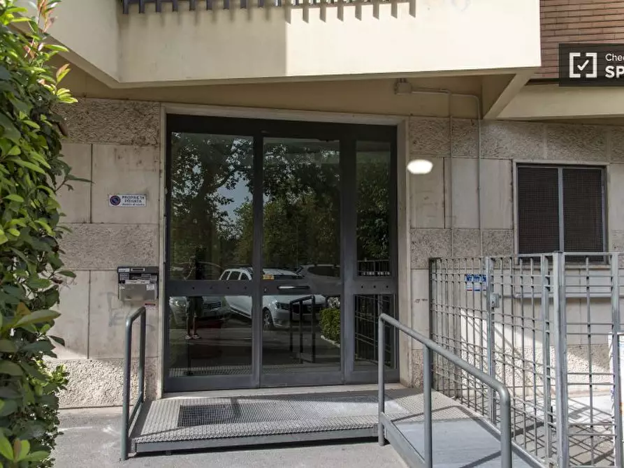 Immagine 15 di Camera condivisa in affitto  in Lungotevere Portuense a Roma