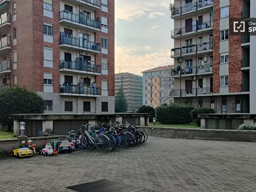 Immagine 15 di Camera condivisa in affitto  in Viale Sarca a Milano