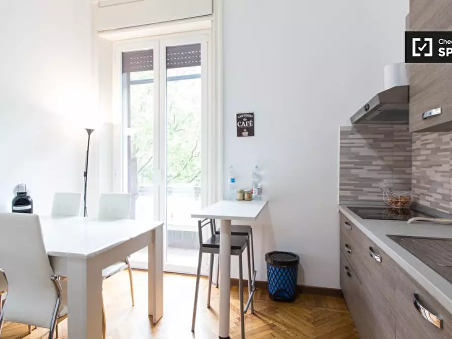 Immagine 3 di Camera condivisa in affitto  in Viale Edoardo Jenner a Milano