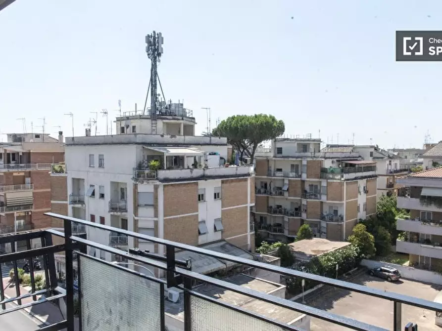 Immagine 11 di Appartamento in affitto  in Via Pietro Maffi a Roma