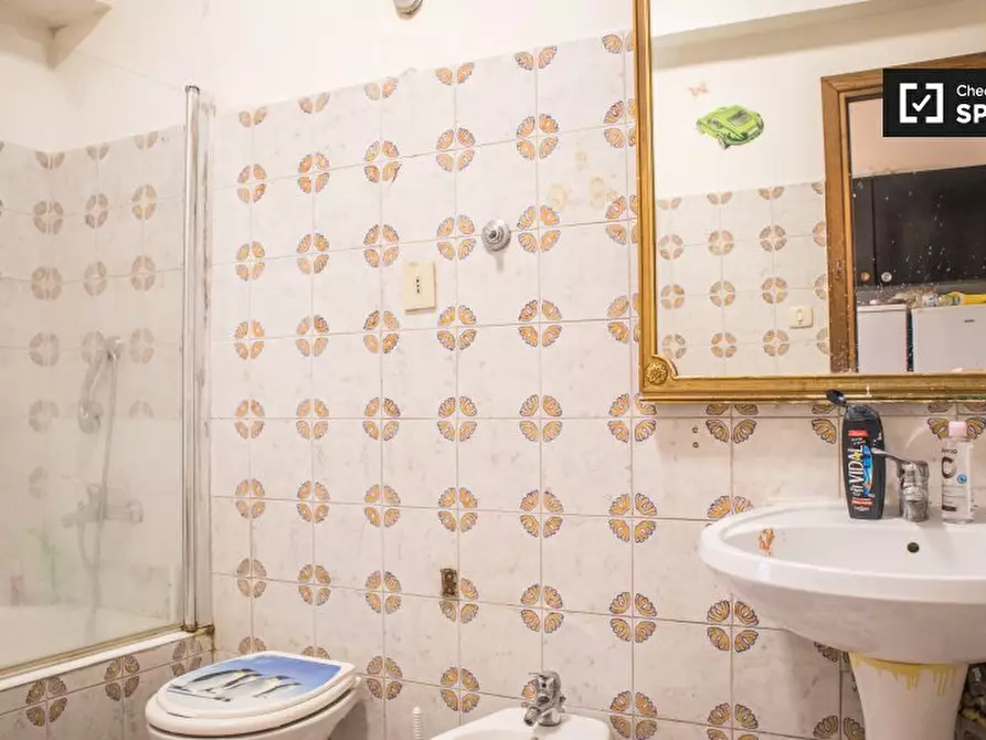 Immagine 15 di Camera condivisa in affitto  in Via dei Savorelli, 00165 Roma RM, Italy a Roma