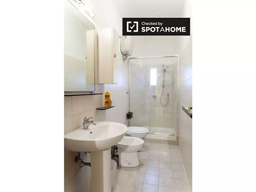 Immagine 9 di Camera condivisa in affitto  in Piazza Manfredo Fanti, 00185 Roma RM, Italy a Roma