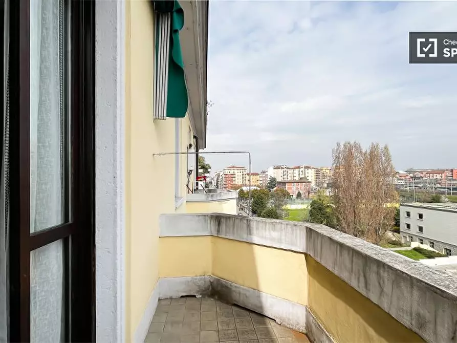 Immagine 12 di Camera condivisa in affitto  in Via Carlo Valvassori Peroni a Milano