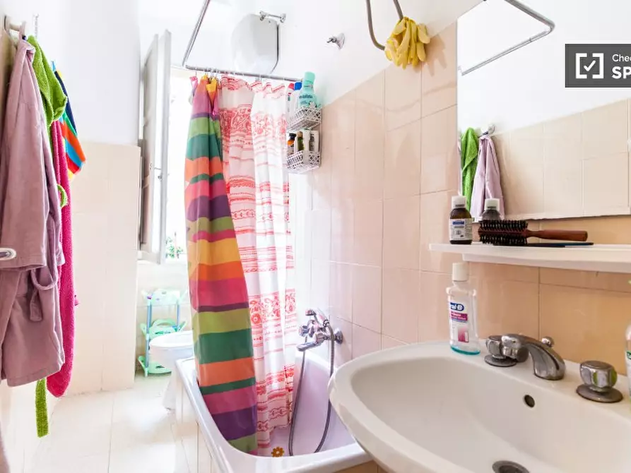 Immagine 9 di Camera condivisa in affitto  in Via Mirandola a Roma