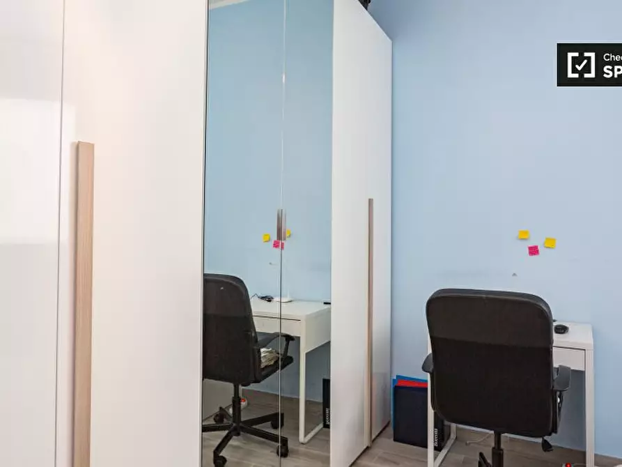 Immagine 3 di Camera condivisa in affitto  in Via Bordighera a Milano