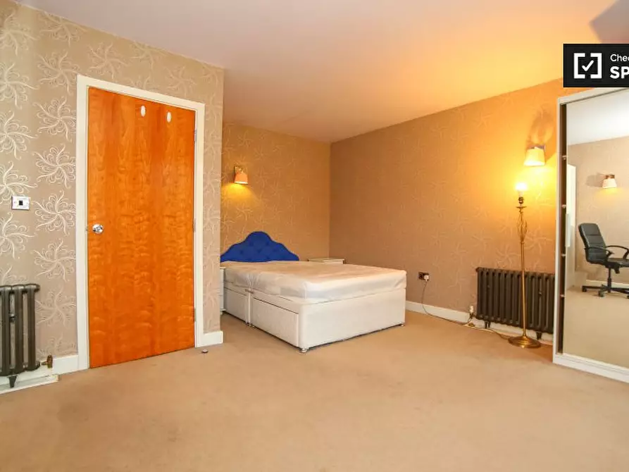 Immagine 1 di Camera condivisa in affitto  in Hastings St a Eltham