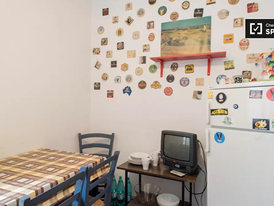 Immagine 16 di Camera condivisa in affitto  in Via Giovanni Giolitti a Roma