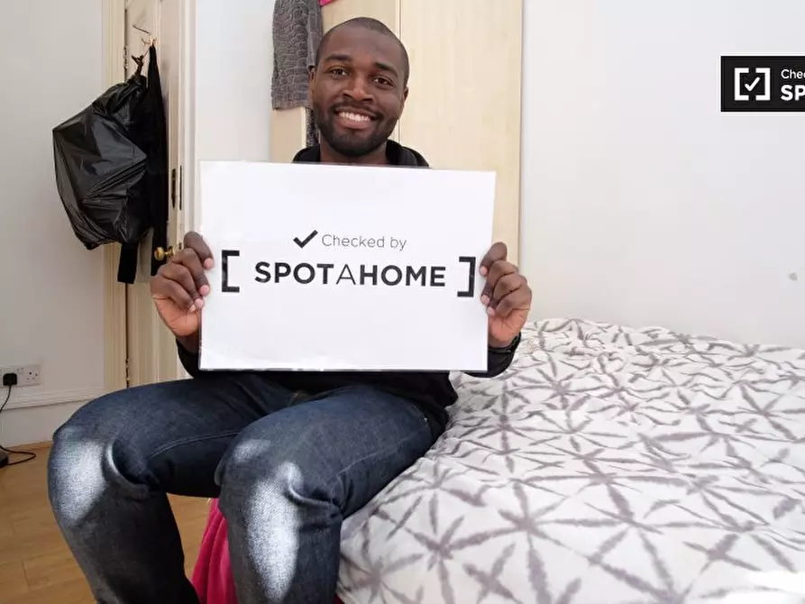 Immagine 3 di Camera condivisa in affitto  in Edith Road a Hammersmith