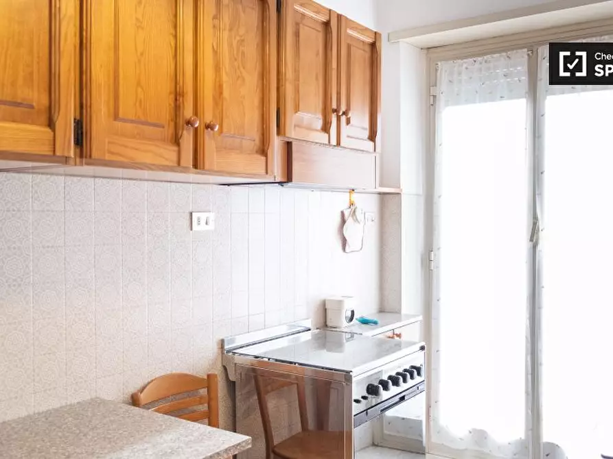 Immagine 7 di Camera condivisa in affitto  in Via Castroregio a Roma