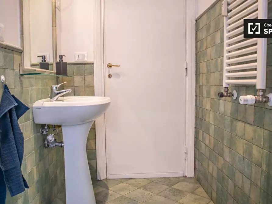 Immagine 11 di Camera condivisa in affitto  in Via Alfredo Catalani a Roma