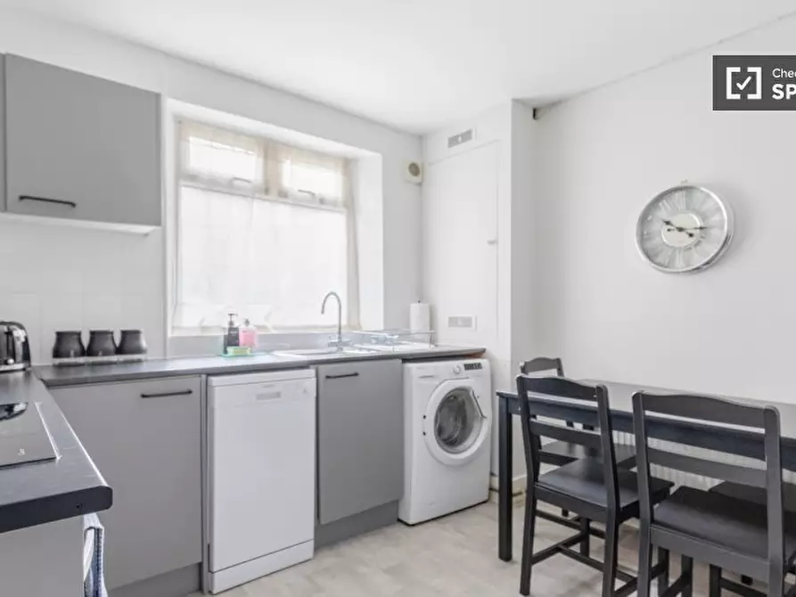 Immagine 19 di Appartamento in affitto  in A Goldhawk Rd a Hammersmith