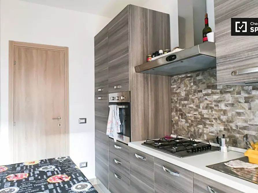 Immagine 7 di Camera condivisa in affitto  in Viale Giustiniano Imperatore a Roma