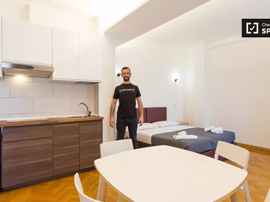 Immagine 12 di Ufficio in affitto  in Via Giovanni Battista Pergolesi a Milano