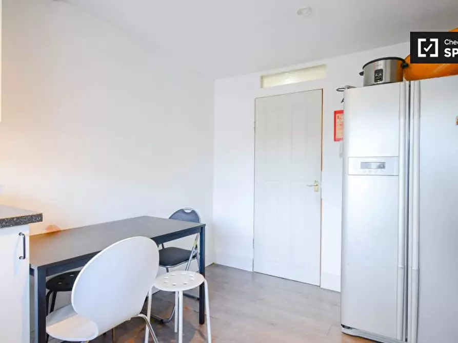 Immagine 10 di Camera condivisa in affitto  in Berriman Rd a Islington