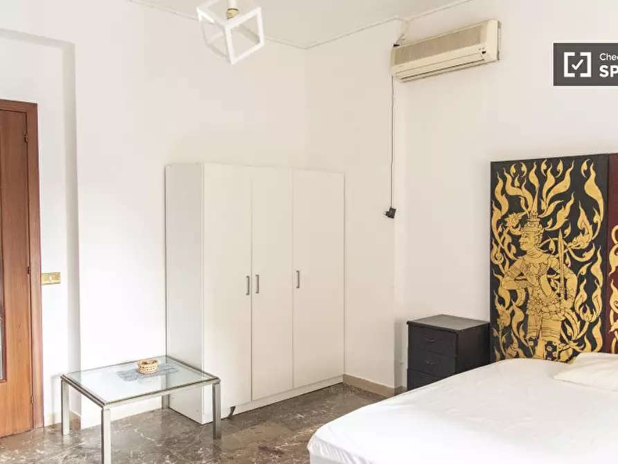 Immagine 3 di Camera condivisa in affitto  in Via Quirino Majorana a Roma