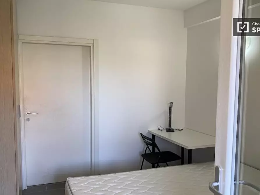 Immagine 2 di Camera condivisa in affitto  in Via di Carcaricola a Roma