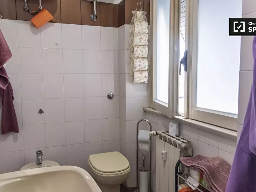 Immagine 13 di Camera condivisa in affitto  in Via Tito Omboni a Roma