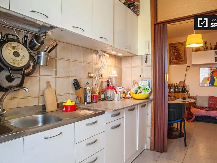 Immagine 5 di Camera condivisa in affitto  in Via Giulioli Eudo, 00173 Roma RM, Italy a Roma