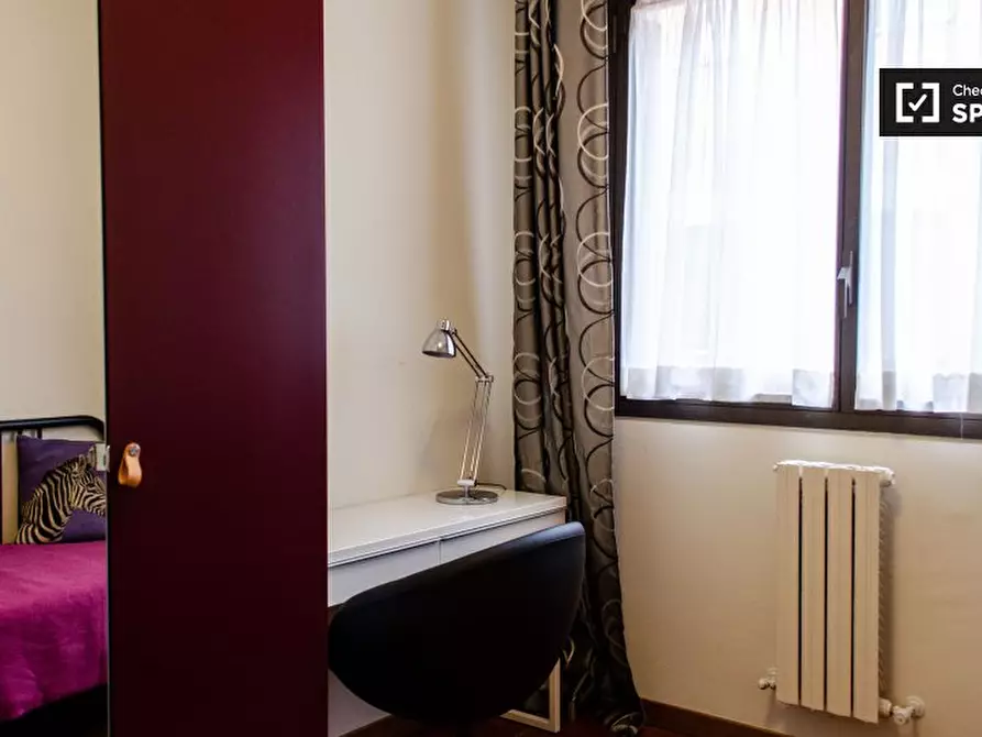 Immagine 2 di Camera condivisa in affitto  in Via Benedetto Croce, 00142 Roma RM, Italy a Roma